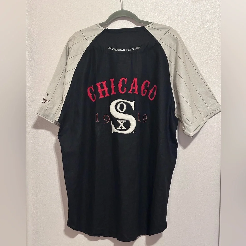 Men's Black and Gray Short Sleeve Shirt - Picture 2 of 6